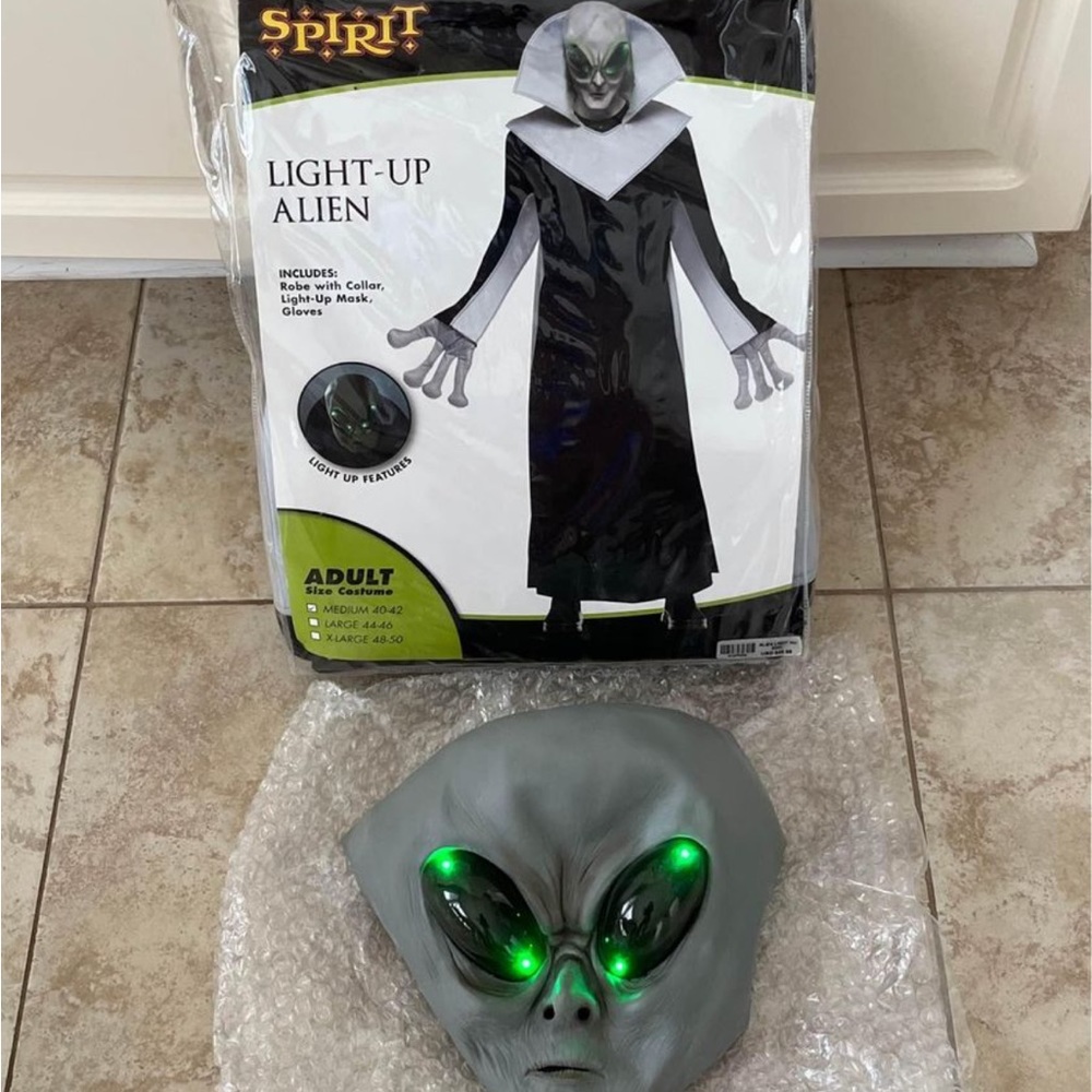 Alien costume!!